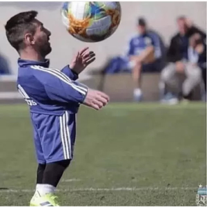 Funny Soccer Head Illusion
